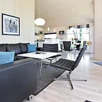 5 Star Holiday Home In Grossenbrode * Großenbrode